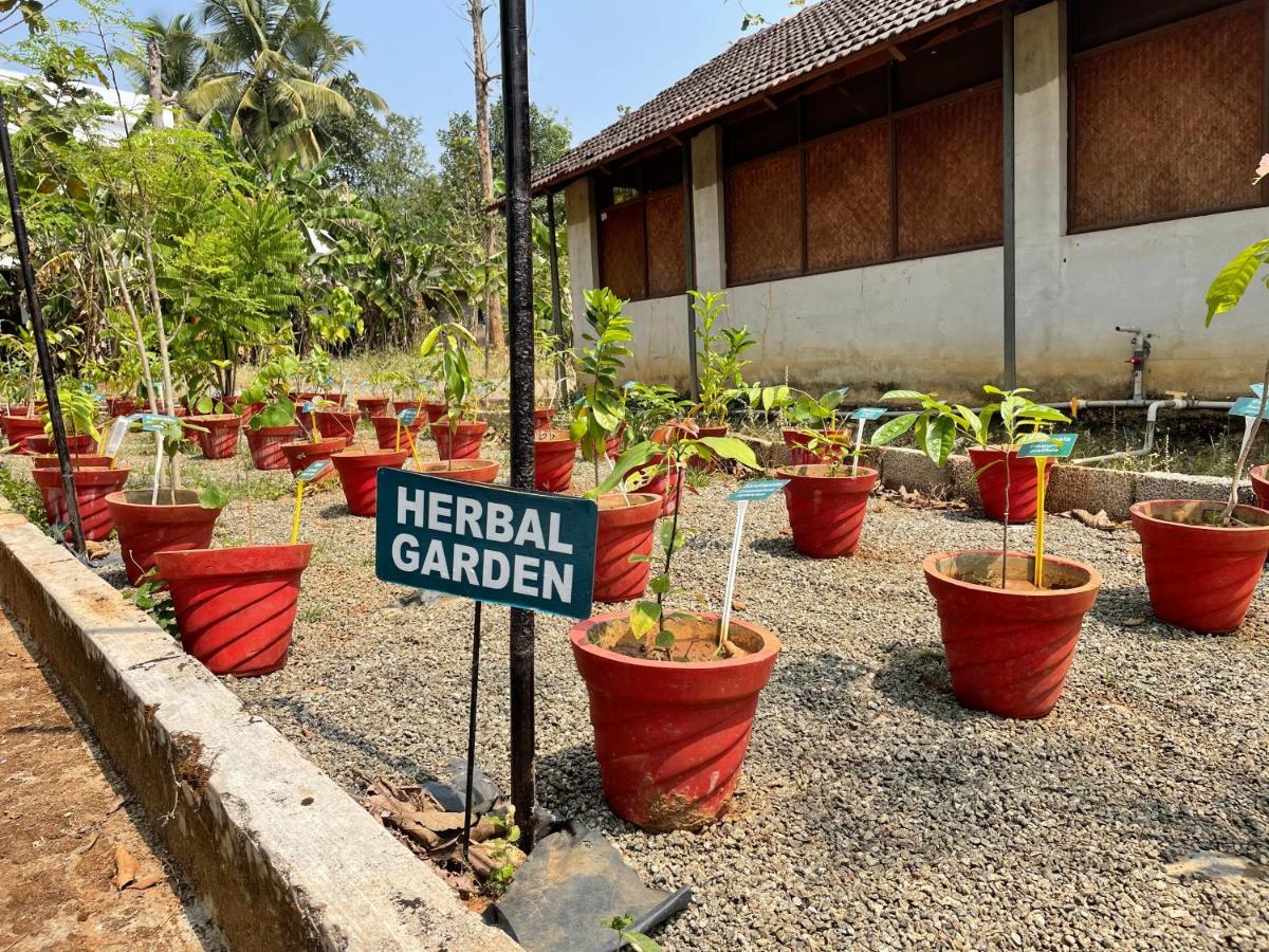 Ayuryogashram Heritage Thrissur Buitenkant foto